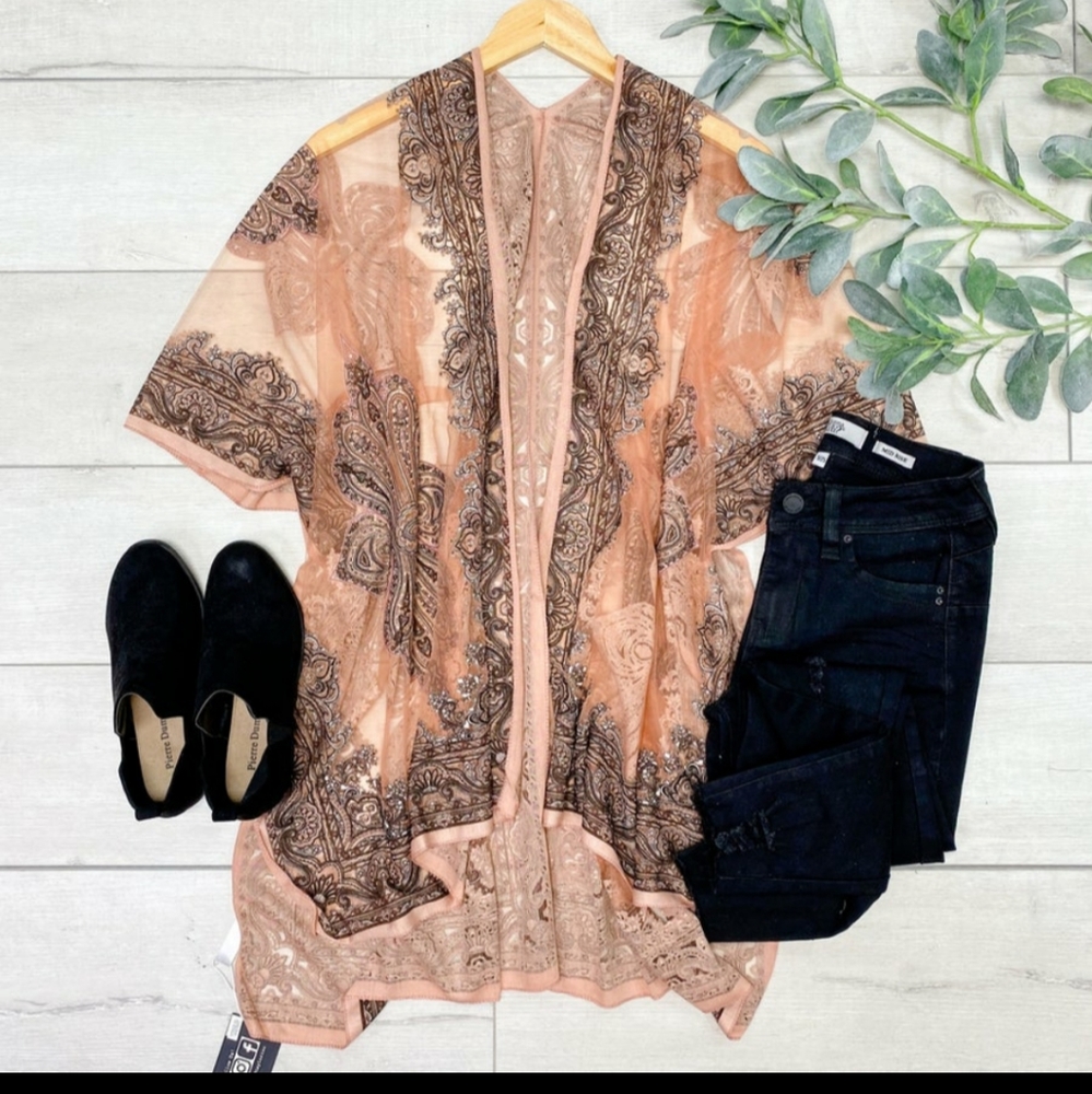 Beautiful NWT Sheer Kimono in Blush